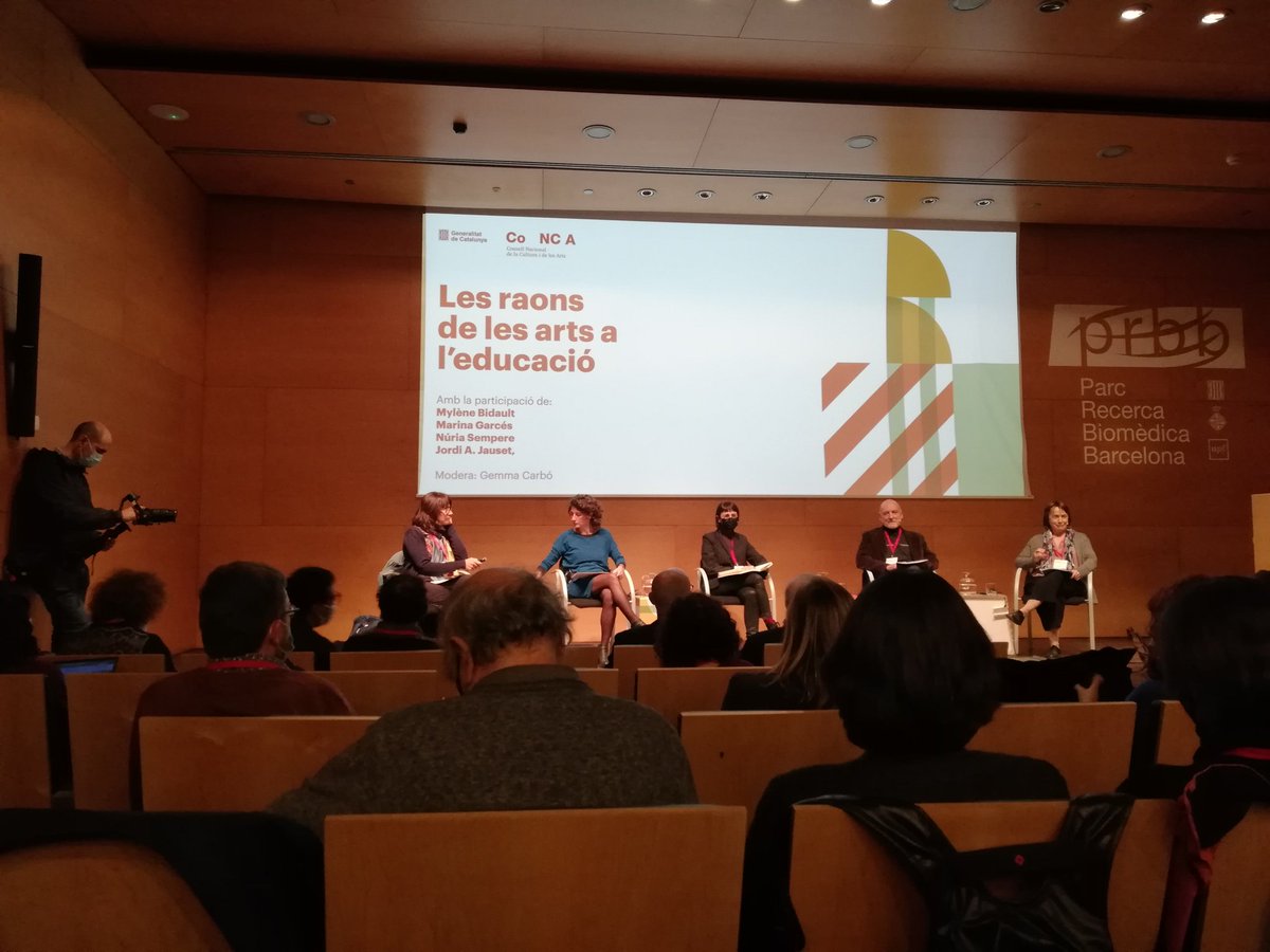 DepPlasticaClot's tweet photo. estem al #FòrumArtsEducació per aprendre de la situació de les arts als estudis i pensar en nous models. #JEClot https://t.co/XJ7gbdAKLQ