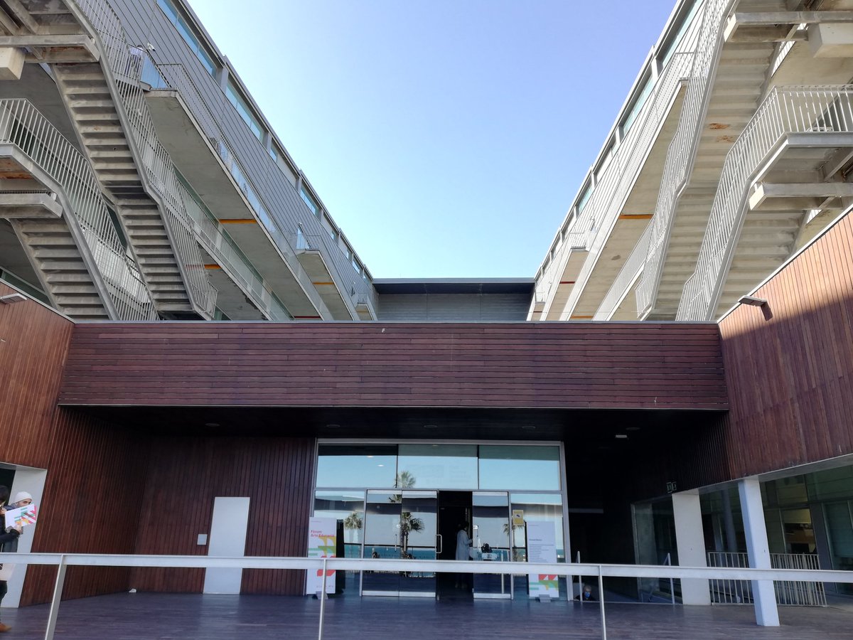 DepPlasticaClot's tweet photo. estem al #FòrumArtsEducació per aprendre de la situació de les arts als estudis i pensar en nous models. #JEClot https://t.co/XJ7gbdAKLQ