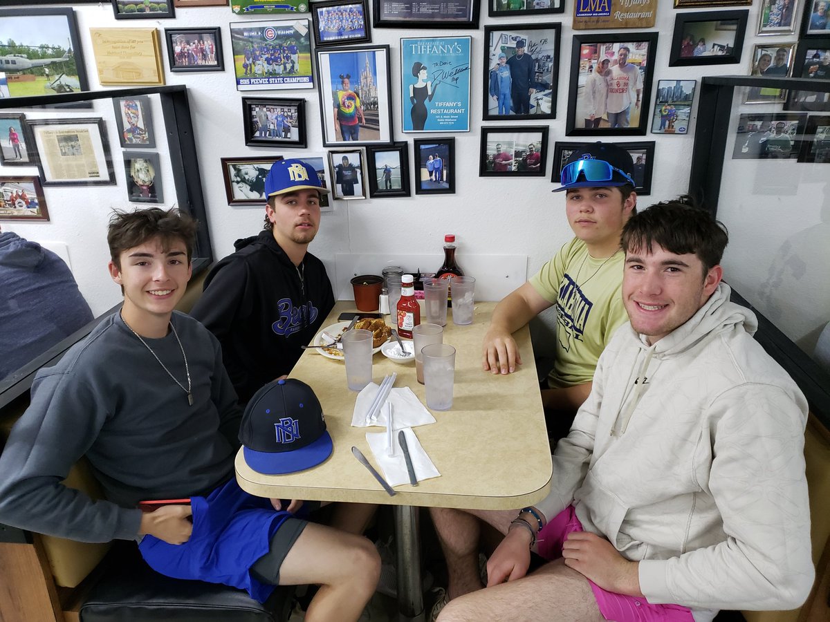 Tiffany’s Restaurant tweet media