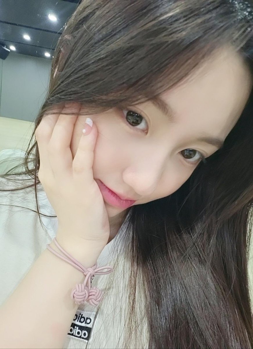 yeririseo's tweet photo. 아니 강예서 염색했어????? https://t.co/HGk5PYJdTC