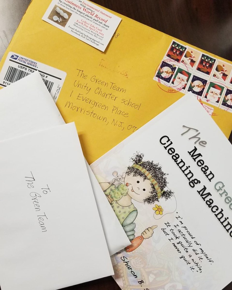 unitycharter's tweet image. .@unitycharter Green Team received a very special package today from author and pull tab chain creator, Susan Suess. Keep sending in those plastic pull tabs. #unitywolves @Sustain_Motown @SJ_Program @GrowPlanetEdu @theecoheroes
