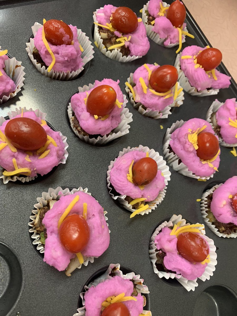 LVCulinaryArts's tweet photo. Culinary II made cupcakes!
“APRIL FOOLS!!!!!!!!!”
…They are actually Mini Meatloaves & Homemade BBQ Sauce w/ Garlic Mashed Potato Frosting!!!
And, they were Deeee-to-the-licious!!!
#createdelicious
#fsdlearns
@LaderaVistaJH
@FullertonSD
#LVCulinaryArts https://t.co/N6UPYwAwtX