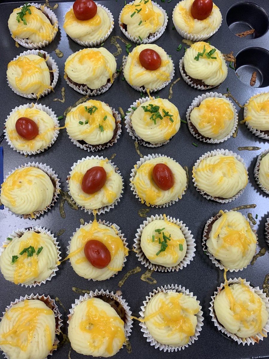 LVCulinaryArts's tweet photo. Culinary II made cupcakes!
“APRIL FOOLS!!!!!!!!!”
…They are actually Mini Meatloaves & Homemade BBQ Sauce w/ Garlic Mashed Potato Frosting!!!
And, they were Deeee-to-the-licious!!!
#createdelicious
#fsdlearns
@LaderaVistaJH
@FullertonSD
#LVCulinaryArts https://t.co/N6UPYwAwtX