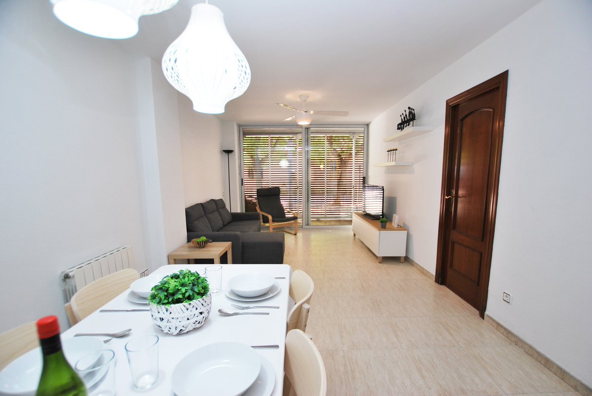 HT_vacacional's tweet photo. ¿Buscas vivienda por unos meses? Este bonito apartamento tiene todo lo que necesitas😍
🛏 3 habitaciones
🛁 2 baños
🛋 Salón comedor
☀️ Terraza
🍽 Cocina equipada
https://t.co/umuW3OlW0a
👋https://t.co/QUd9drIJq7 ☎930111954
#HelloTime #Mataró https://t.co/zUek2V4JHJ