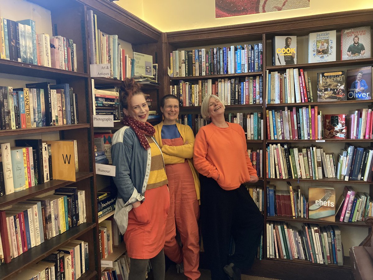 Sally__D's tweet photo. So we appear to have inadvertently colour coordinated - I look like I’ve joined team #CreateNorth ! Who incidentally have done such a fantastic job with the #YettobeNamed celebration of creativity at @ushawdurham today @Durham_2025 @culturedurham @MsJaneShaw https://t.co/tjAP6e0bVF