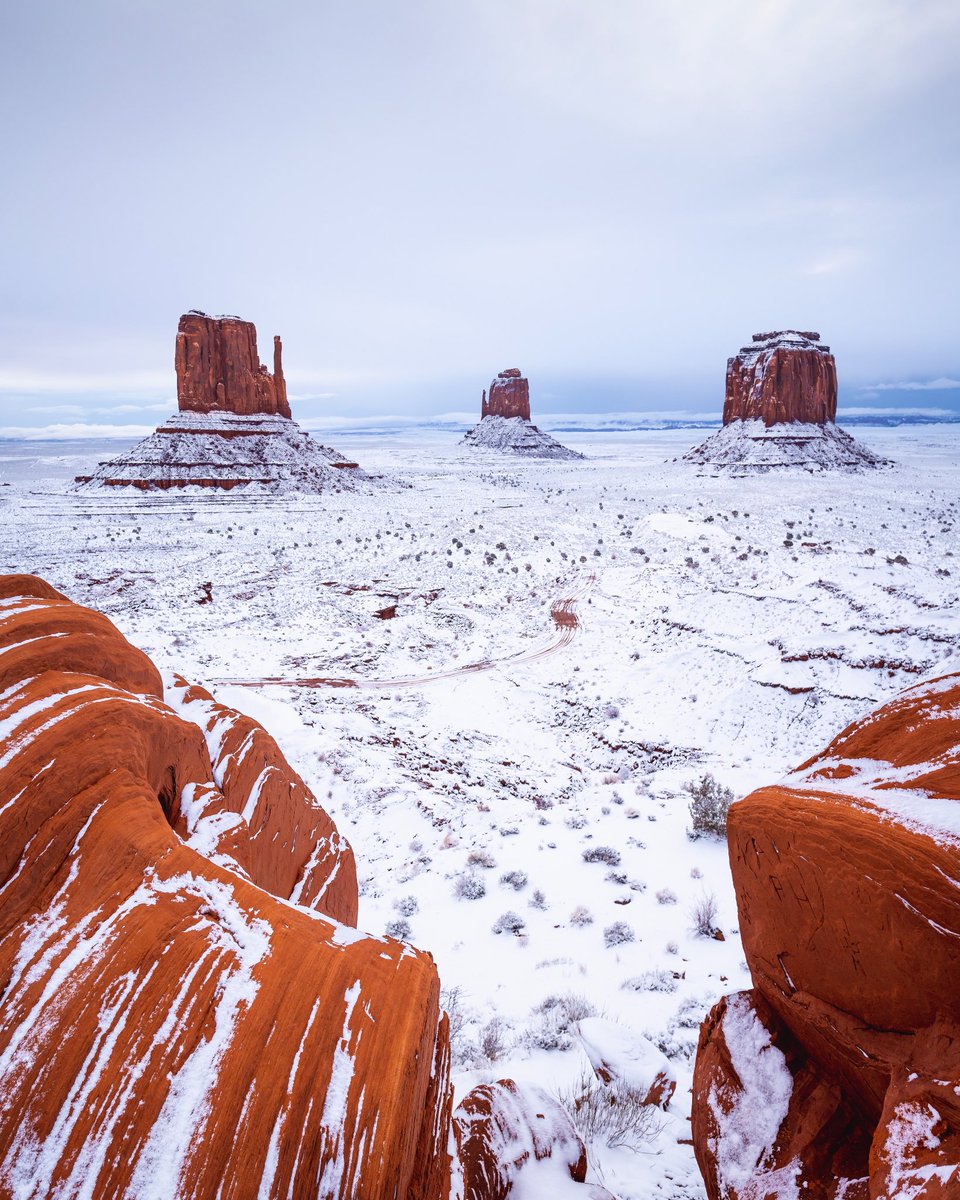 Ever seen this place in the snow ? 

#utah #monumentvalley #southwestusa #usaroadtrip