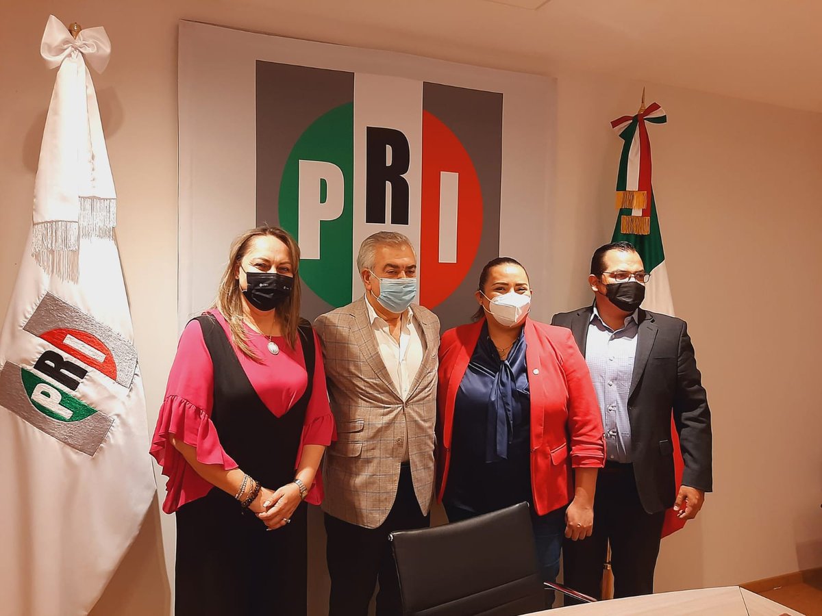 MaritzaMallelyJ's tweet photo. Esta es de ayer durante la Sesión Nacional de Justicia Partidaria @PRI_Nacional🇲🇽
Seguimos trabajando
#MarcandoMetas https://t.co/qBfSEJln5v