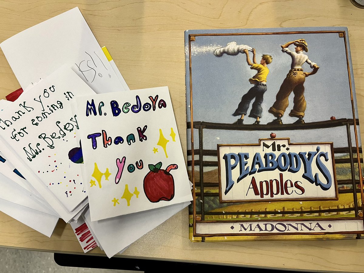 SperingStacey's tweet photo. We had a great morning at NAIS with our very special guest, Mr. Bedoya, for Read Across Nazareth. Thank you so much for reading to our class, being an outstanding community member and police officer. We really enjoyed your visit today. #aNAISing @TechTchrBedoya https://t.co/sosKr0F0xd