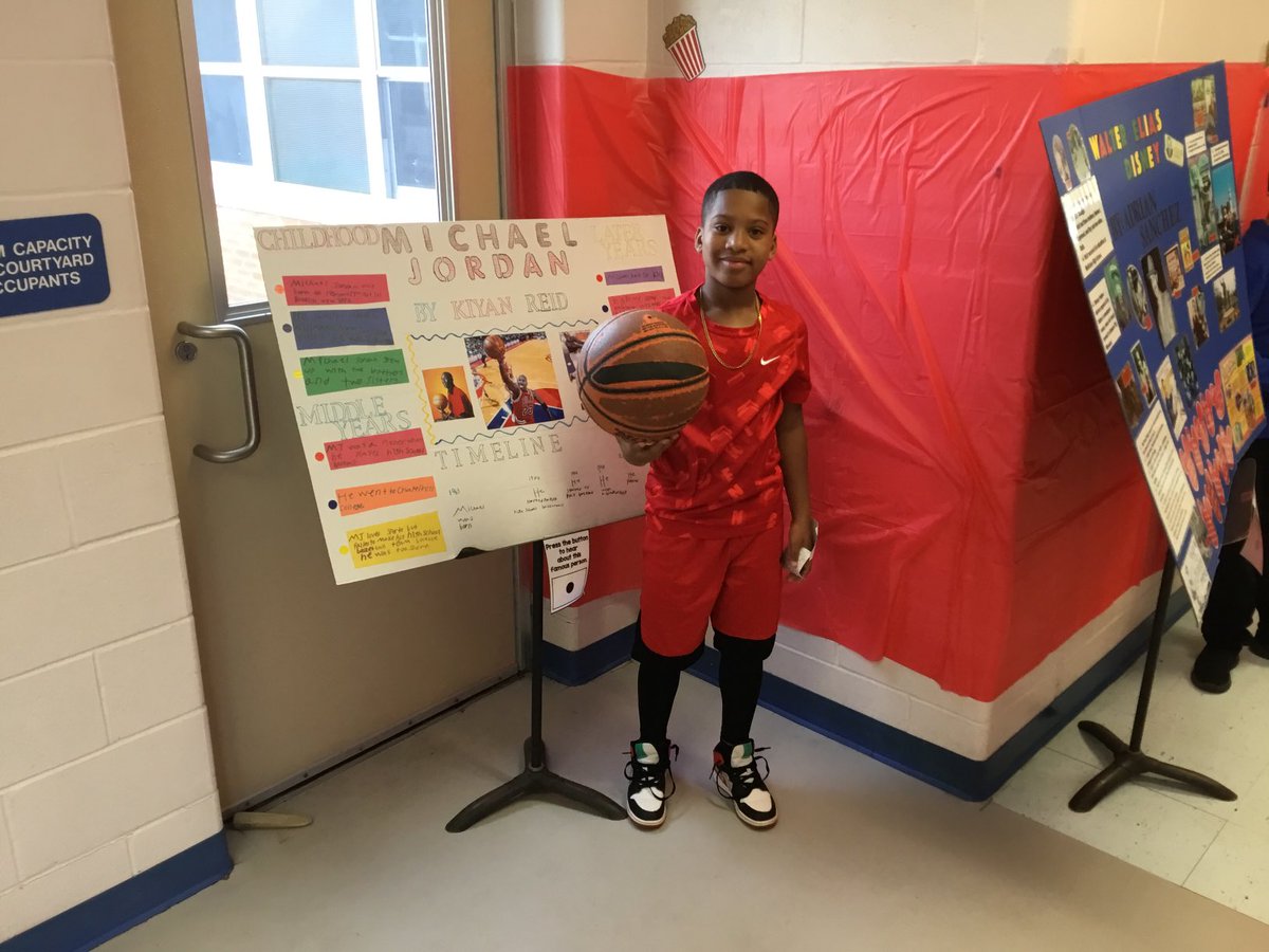 WoodbineRockets's tweet photo. We met some famous people at the Woodbine Wax Museum https://t.co/4iUBfoehhq