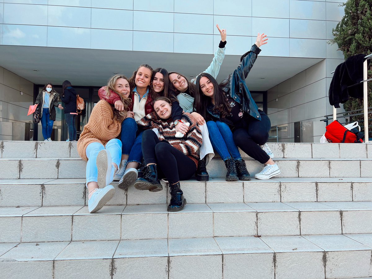 sara_mt12's tweet photo. 4 años después 👩🏻‍🏫💖 https://t.co/WKDVfsGe1U