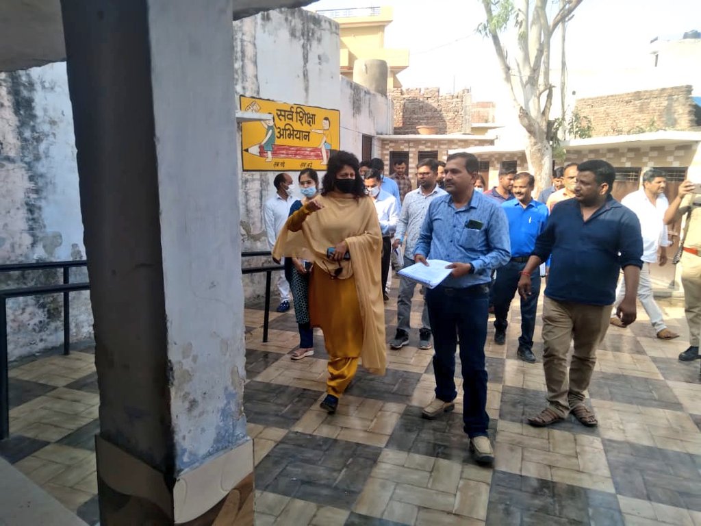 CdoRampur's tweet photo. 📊निरीक्षण📊
🛖ग्राम पंचायत - आगापुर 
🏘️विकास खंड - चमरौआ 
✨पंचायत घर,सामुदायिक शौचालय और नदी तट का निरीक्षण।
#planplus
@Comm_Moradabad 
@DeoRampur https://t.co/FSo4dhzCcQ