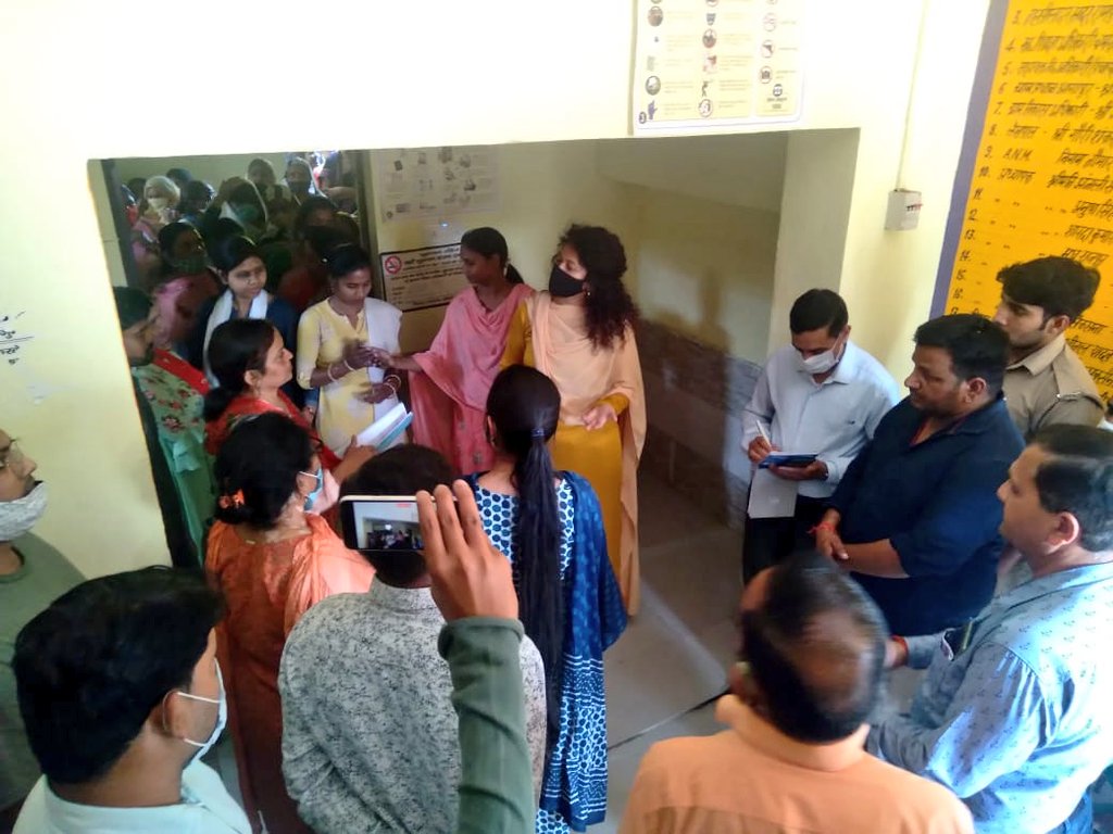 CdoRampur's tweet photo. 📊निरीक्षण📊
🛖ग्राम पंचायत - आगापुर 
🏘️विकास खंड - चमरौआ 
✨पंचायत घर,सामुदायिक शौचालय और नदी तट का निरीक्षण।
#planplus
@Comm_Moradabad 
@DeoRampur https://t.co/FSo4dhzCcQ