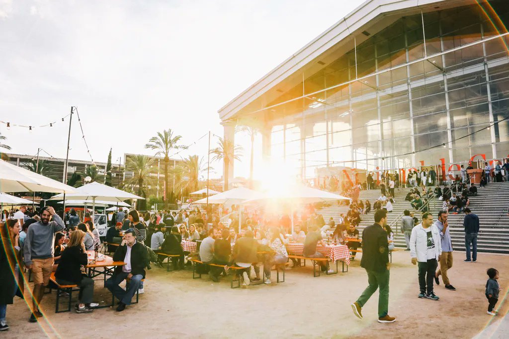 NutDistillery's tweet photo. Torna All Those Food Market! La fira gastronòmica de primavera als jardins del TNC. Vine aquest cap de setmana a conèixer productors locals, a dinar, a tastar tota la gamma Nut i a dir-nos hola!🍸😎🥙
@allthoseAT #AllThoseFoodMarket #IrisHumm https://t.co/tOe5tRMZTm