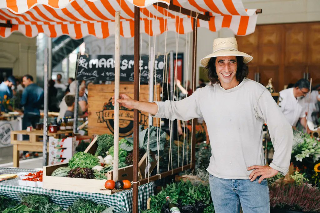 NutDistillery's tweet photo. Torna All Those Food Market! La fira gastronòmica de primavera als jardins del TNC. Vine aquest cap de setmana a conèixer productors locals, a dinar, a tastar tota la gamma Nut i a dir-nos hola!🍸😎🥙
@allthoseAT #AllThoseFoodMarket #IrisHumm https://t.co/tOe5tRMZTm