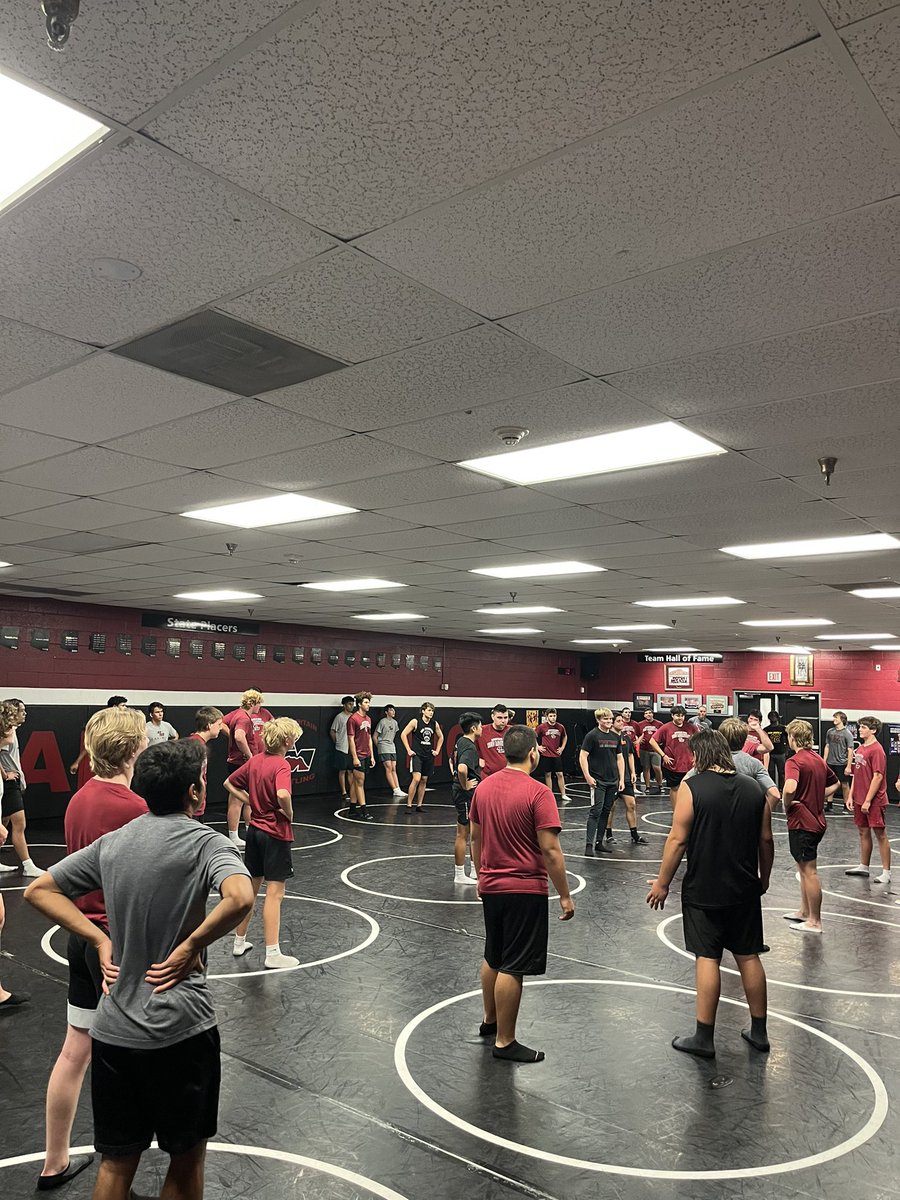 RedMtnFootball's tweet photo. Thank you @RedMtnJxn and @WrestlingRM for welcoming us into the wrestling room and putting us through one hell of a workout. Building leaders, toughness, and grit!! #compete #together #family https://t.co/axaIeqmoPA