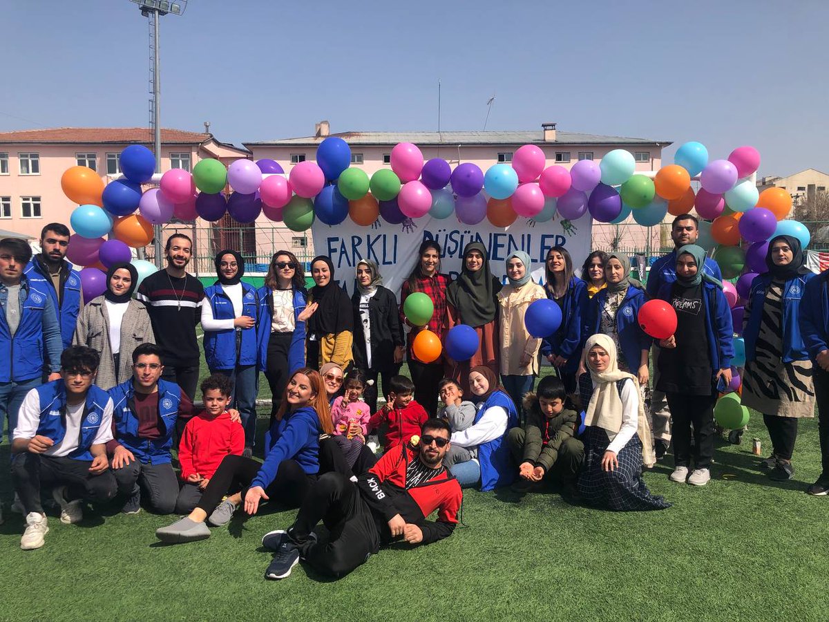 IgdirGM's tweet photo. Otizm hastalık değil, farklılıktır..💙

Iğdır Millî Eğitim Müdürlüğü, Aile ve Sosyal Hizmetler İl Müdürlüğünün katkılarıyla  gençlik merkezi olarak Otizm farkındalık gününü kutladık. https://t.co/Ci1uDMBkgN