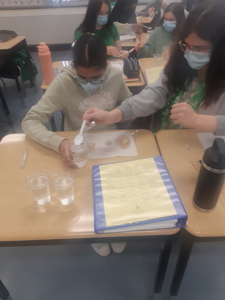 janet_bosnjak's tweet photo. Potato experiment worked!! Hypo, Hyper, Iso tonic solutions! Either the potato expanded, shrunk or stayed the same. #handonscience @GlenwoodGriffin @teach_terri @gecdsbpro @MrsGalanopoulos https://t.co/i4nfpXyI4W