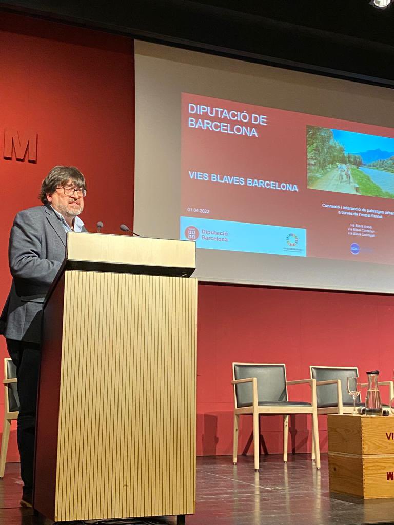 TurismeDIBA's tweet photo. @PerePons11, president de l'àrea d'Infraestructures i Espais Naturals i Abigail Garrido, diputada de Turisme, presenten les vies blaves en el Congrés d'Art, Paisatge Vitivinícola i Enoturisme que es celebra a Vilafranca amb el lema "Els paisatges de l'aigua".
#ViesBlaves #CEPVI https://t.co/kK8zufbnlG