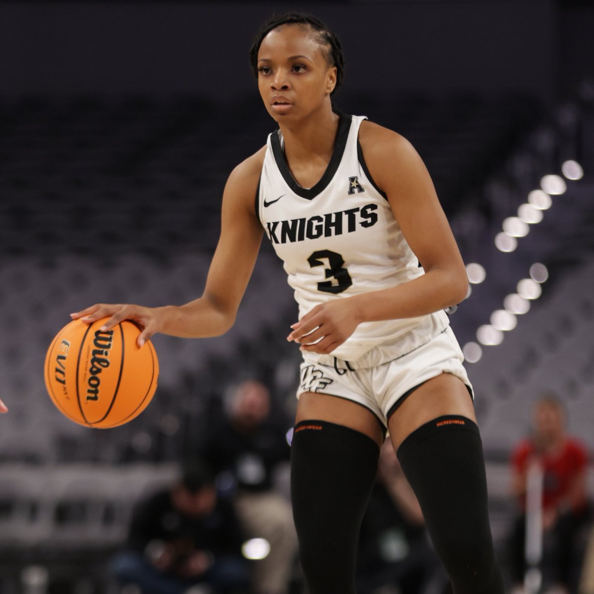 American_Conf's tweet photo. Congratulations to @battles_diamond and @MiaDavisss on being named @WBCA1981 All-America honorable mention. 

#AmericanHoops https://t.co/FDfSL7GSmG