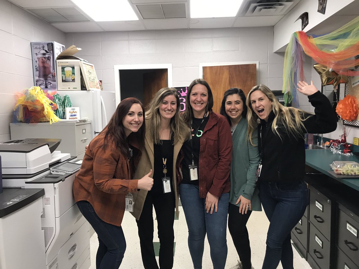JJCS_TShaw's tweet photo. #grateful we got a moment to #celebratejjc2021 with you @LDS_MrsMatyas look at that ✨🌟glow! Your @CatenaColts family is so proud of you! #onceacolt #letsglowjjc @JJCsupervisor @CoachClasalle @jjcbennett @MrsKillian1 https://t.co/ooSz6c4EHi