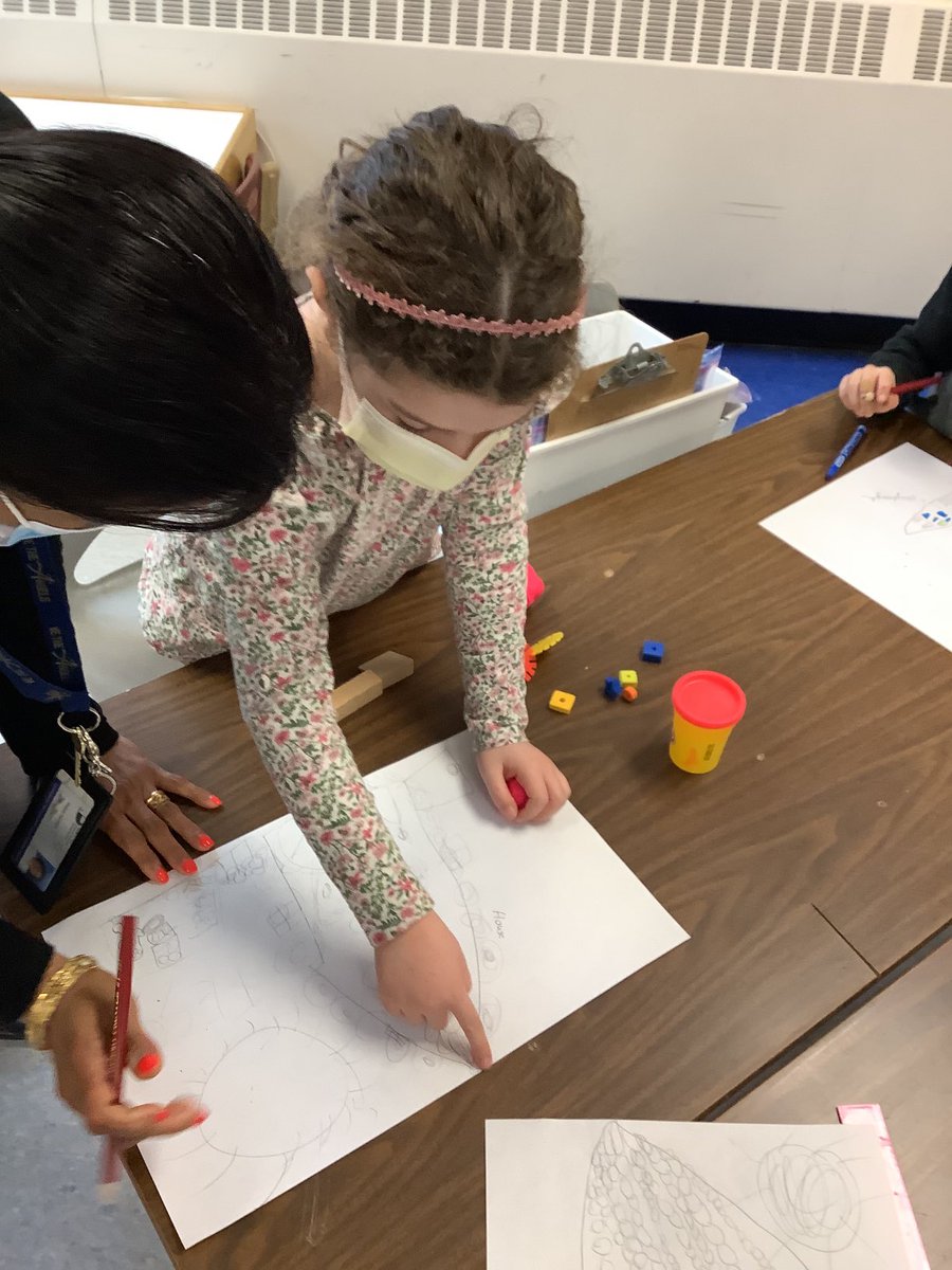 MaryFixFDKrm107's tweet photo. We are drawing our plans for the Gingerbread Baby Houses. https://t.co/nWlMkJ2jnp