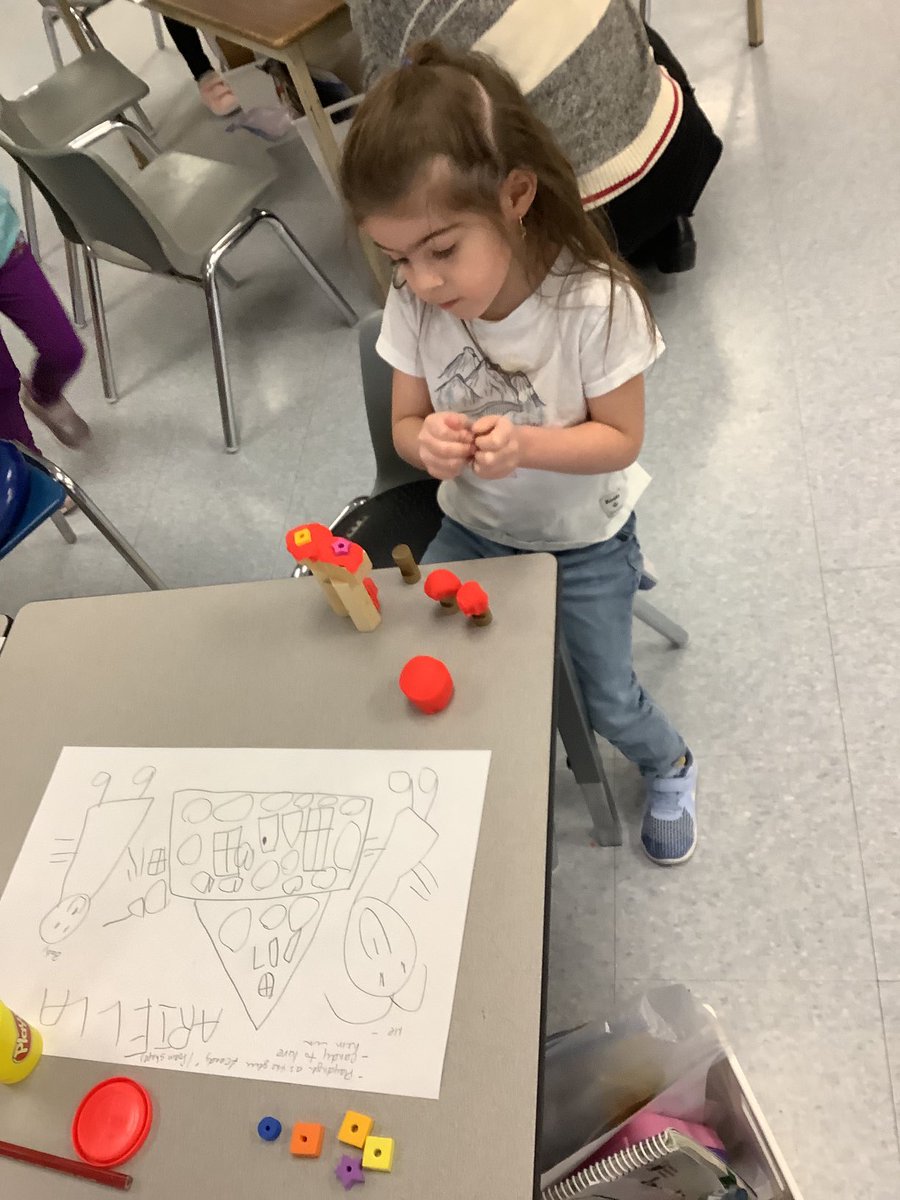MaryFixFDKrm107's tweet photo. We are drawing our plans for the Gingerbread Baby Houses. https://t.co/nWlMkJ2jnp