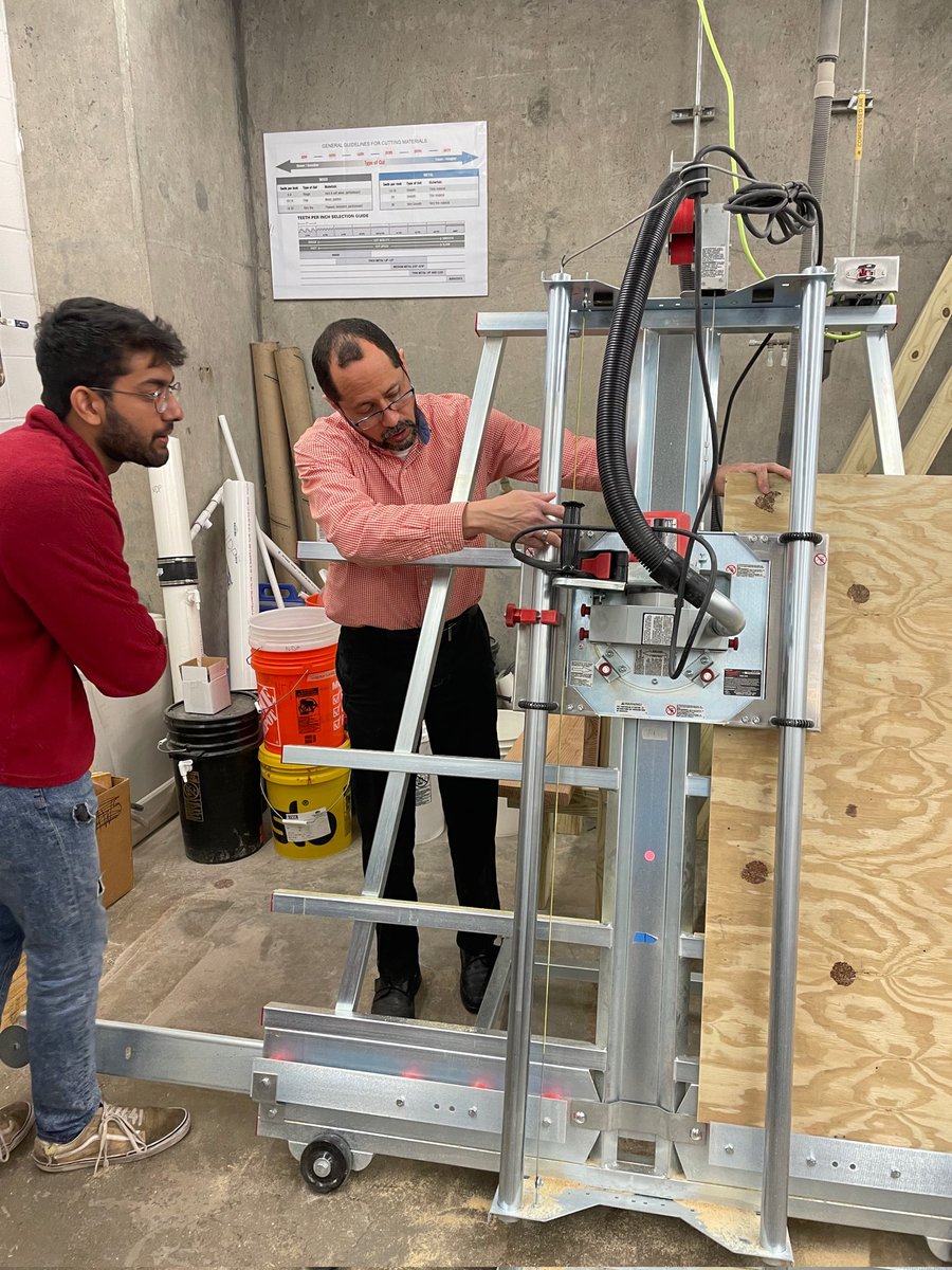 EPICSConservat1's tweet photo. Our Composting team was hard at work today, cutting boards for their mounting plates and continuing work on their arduino system! https://t.co/MiLhjeeDwV