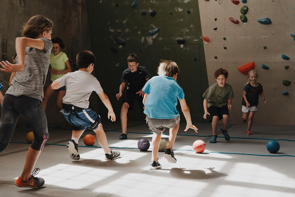 stlcamps's tweet photo. NEW in our camp guide: Climbing Camps for ages 6-12 at @climbsoill! Explore the vertical world this summer! Two locations, and both full- and half-day camps are offered. Learn more: https://t.co/uVaKZxprjm https://t.co/KUZmTMTUWA