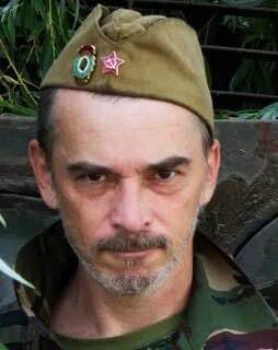 Итальянский доброволец Эди Онгаро, позывной Бозамбо, 30 марта был убит в бою в селе Адвеедка, к северу от Донецка. Накрыл собой гранату и спас товарищей. На Донбасс он приехал в 2015 году, чтобы воевать против фашистского киевского режима.