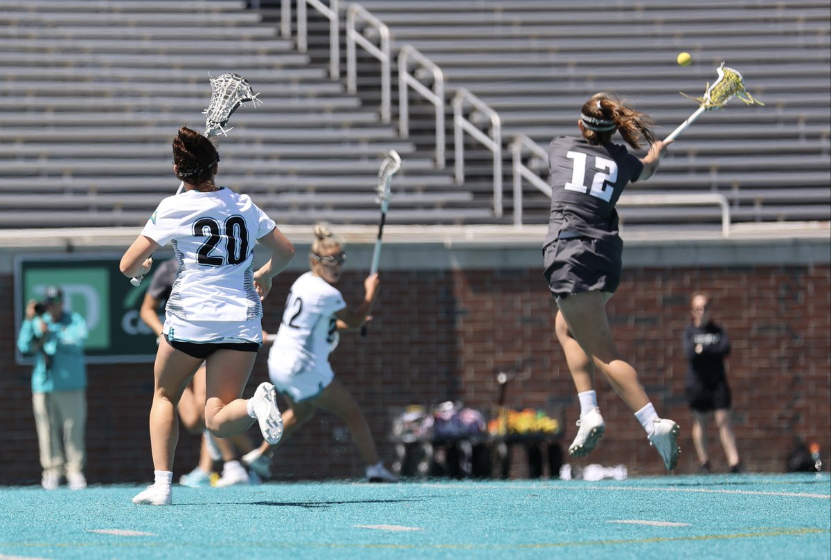 Air Kinsey!

Jenny rises up to collect a pass on one of her FOUR first quarter goals!

#JUPhinsUp x #TheBestPlaceToPlayLacrosse https://t.co/mJVOjUXlV2