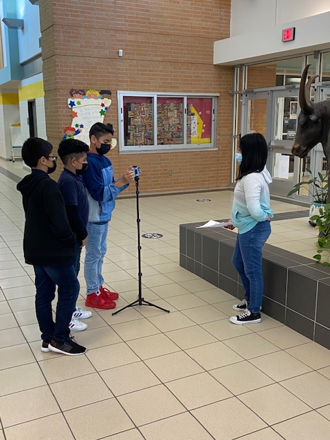 DLewisLonghorns's tweet photo. Lewis Longhorns preparing for next weeks Monday's Morning Announcement #FutureNewsCasters #LonghornsAtWork
@SpringISD @LaQuitaCarter2 @Shuester https://t.co/pdUYI7B6lF