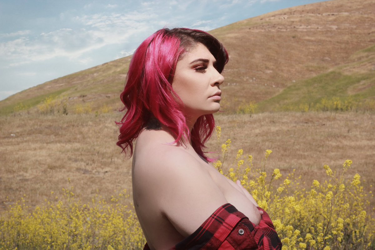 RenaTerror's tweet photo. The hills have eyes. https://t.co/5PEbGGByA2