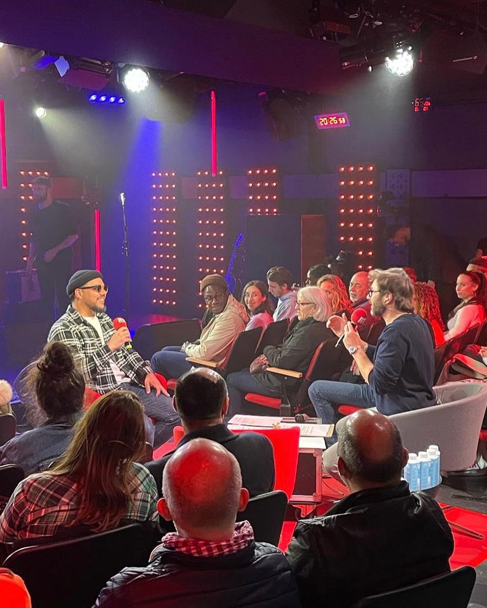 BenOncleSoul's tweet photo. Dans les coulisses de l'enregistrement du #LeGrandStudioRTL ! 

Un grand merci à @eric_jeanjean pour l'invitation, super moment en interview comme toujours. 

Rendez-vous le 16 avril à partir de 14h30 sur @RTLFrance pour découvrir l'émission 📻 https://t.co/8XQ9QLibBH