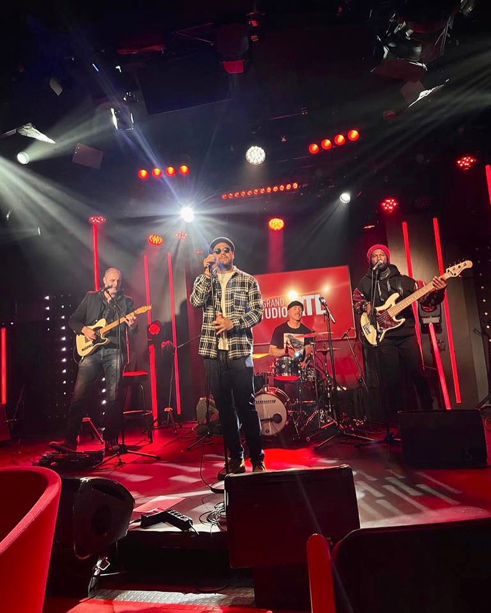 BenOncleSoul's tweet photo. Dans les coulisses de l'enregistrement du #LeGrandStudioRTL ! 

Un grand merci à @eric_jeanjean pour l'invitation, super moment en interview comme toujours. 

Rendez-vous le 16 avril à partir de 14h30 sur @RTLFrance pour découvrir l'émission 📻 https://t.co/8XQ9QLibBH