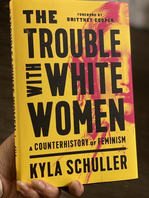 I&rsquo;m excited to read this book but to be honest, I thought it would be&hellip; bigger?🧐 https://t.co/kO9xukt