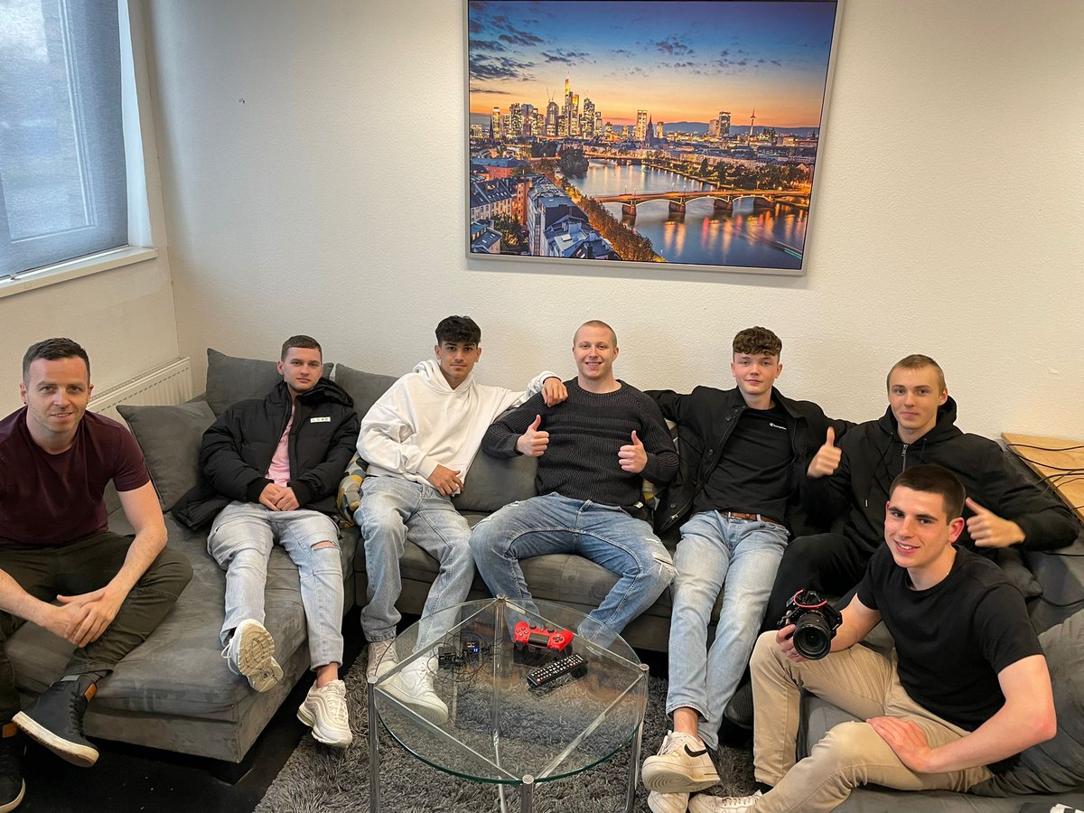 A long content day in Frankfurt is over - our boys had a very nice time there 🤩✅

#LootUp