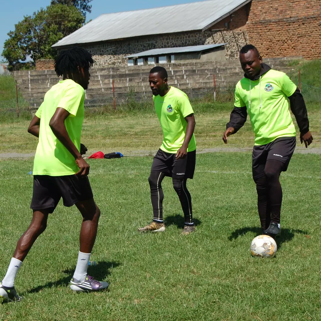 geitagoldfc's tweet photo. #LastTraining I #DualSession⚡
Mapema leo kikosi kimefanya mazoezi ya mwisho kwenye uwanja ambao kesho ndio utakaotumika kwenye mchezo wetu.
Maandalizi yamekamilika! Kila kitu kipo sawa, tupo tayari kwa mchezo wetu wa kesho 👏
#GGFC | #LastTraining | #SisiNiDhahabu https://t.co/Nqa3oMe3KI
