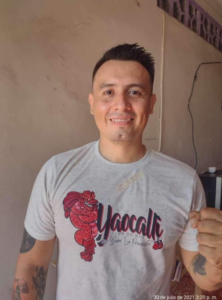 DEMIANMALDONAD8's tweet photo. Está hermoso este caballero, lástima que no tengo contacto ni sus redes... Alguien lo ubica? https://t.co/lPg4Sf1FBH