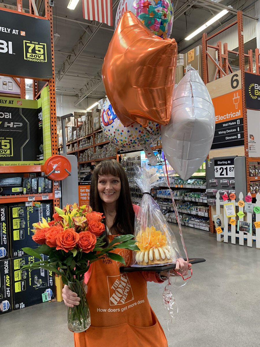LuciaThd's tweet photo. Happy 37 year Anniversary to the one and only!🎉🎉 @DeborahCrookes @zeeepee @D66Celest @cat_thanner https://t.co/8MqqqeMICE