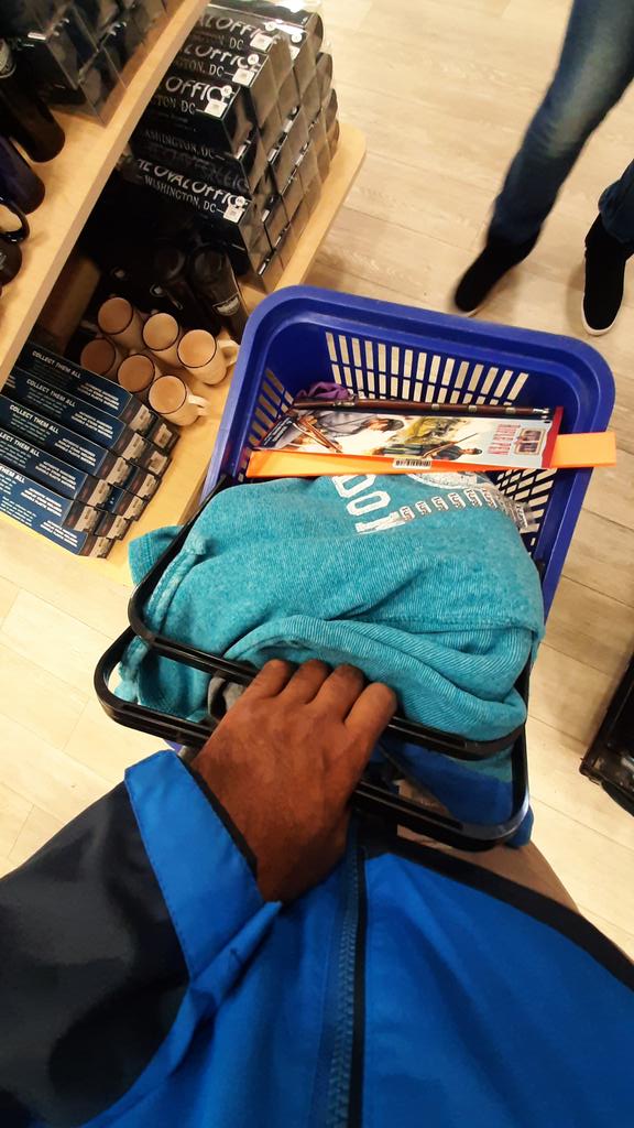 drsathish82's tweet photo. Touristy shopping done! Now foci oc #ACC22😂 https://t.co/gNChqmVsE6