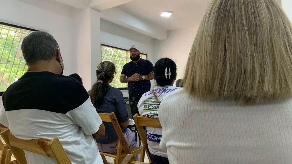 ElCambioVE's tweet photo. #1Abr | Estructura de El Cambio Aragua desarrolló taller de Política y Economía 

.@Michaelelcambio
https://t.co/s2EjU4f8TZ https://t.co/CfJpeIujJD