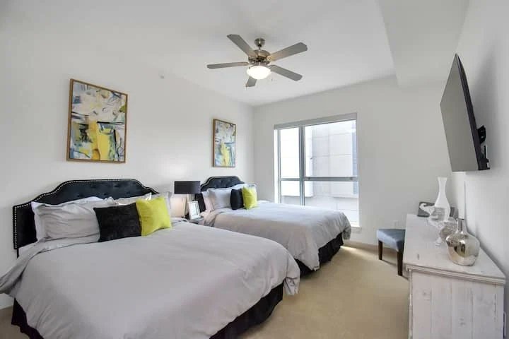 📍 Location: Houston, Texas

🏡 Listing Title: Museum Themed Apt Home mins to Dtown &amp; Med Ctr!!

🙌🏾 Avg. Guest Rating: 4.84

_______

Visit blackairbnbs.co to book this Black-owned Airbnb, submit Black-owned Airbnb listings, or browse 200+ #blackairbnbs across the U.S.!