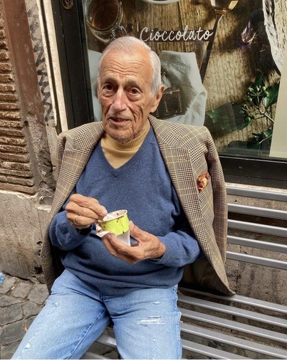 #advancedstyle! Going on 95 + enjoying life! My favorite #gelato flavor is #chocolate, of course. 
Yes, the jacket is tailor made in London (I know you will ask!) 
#Ukraine colors here, it’s too sad what’s happening to their country. I sincerely hope for the war to end very soon.