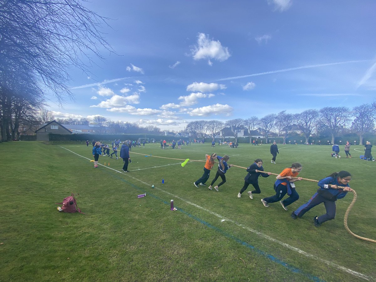 stgeorgesedin's tweet photo. Congratulations to the House team for putting on a fantastic end of term House event this afternoon for P6-U6 students. #SpongeTheTeacher #SilentDisco #CaptureTheFlag #ScavengerHunt #TeamGames #JustDance ๐ #YesMindset #teamstgs https://t.co/uWID3nL1Yp