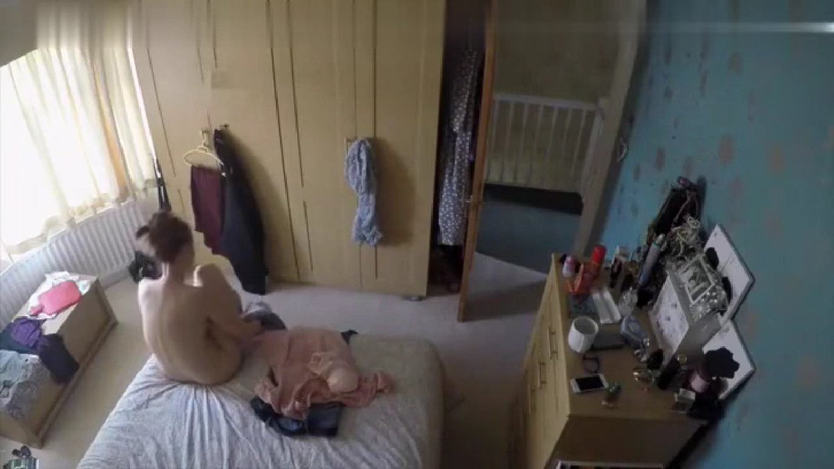 MrPerverst's tweet photo. 🇬🇧 Hidden camera in the daughter's room coming out of the shower
🇪🇸 Cámara oculta en la habitación de la hija salida de la ducha
#AmateurVideos #espiando #daughter #fatherdaughter 
📹 11:43 min
🎞️ https://t.co/ziDhzIpC5p https://t.co/SvhMFCRJY1