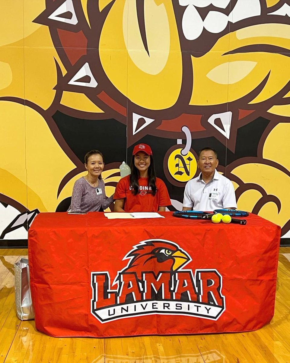 LamarWTennis's tweet photo. Big welcome to Megan Do for signing with Lamar Women’s tennis! Megan is a local standout and will be joining us Fall ‘22! Congrats! #lustrong 🔥💪🏼 https://t.co/pTebWTraD2