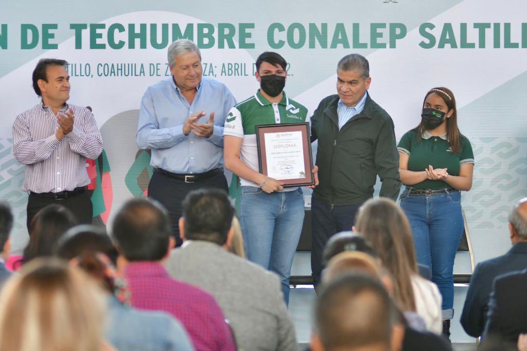 mrikelme's tweet photo. Mi felicitación a la familia Conalep por seguir contribuyendo con su modelo educativo a la formación de las y los profesionistas que demanda la creciente industria de #Coahuila. ¡Enhorabuena! https://t.co/hWNooUUw9z