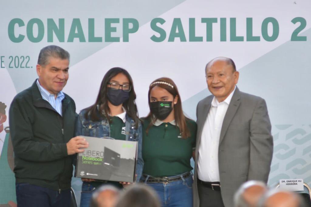 mrikelme's tweet photo. Mi felicitación a la familia Conalep por seguir contribuyendo con su modelo educativo a la formación de las y los profesionistas que demanda la creciente industria de #Coahuila. ¡Enhorabuena! https://t.co/hWNooUUw9z