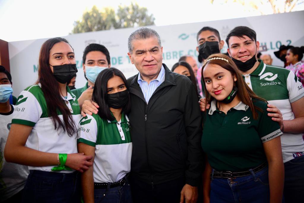 Mi felicitación a la familia Conalep por seguir contribuyendo con su modelo educativo a la formación de las y los profesionistas que demanda la creciente industria de #Coahuila. ¡Enhorabuena!