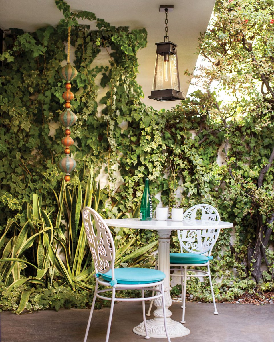 PatioLiving_com's tweet photo. Constructed of durable aluminum in an Aged Copper Bronze finish, Arcadia is a statement-making style that will instantly enhance any exterior. Ideal for vintage filament lamps.
#VintageLamps #Hinkley #Arcadia #OutdoorLighting #patio #homeimprovement 
https://t.co/OiMNapAoX5 https://t.co/BNYs9RlRhT